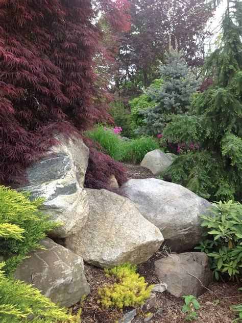 Landscaping With Boulders Provide A Spectacular Look In 2020