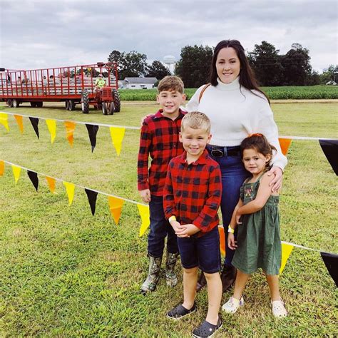 jenelle evans says her son jace now lives with her full time