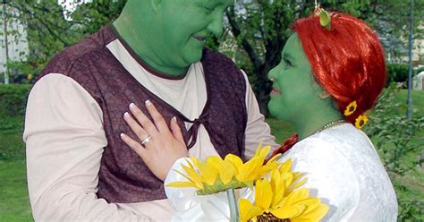 Pair Dress As Shrek Fiona For Wedding