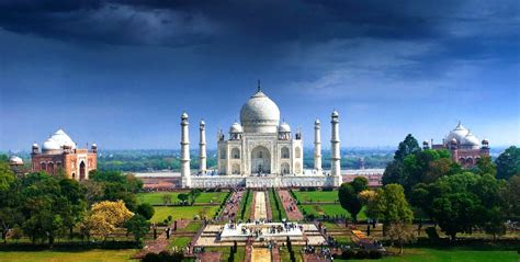 Why You Should Visit The Taj Mahal At Least Once
