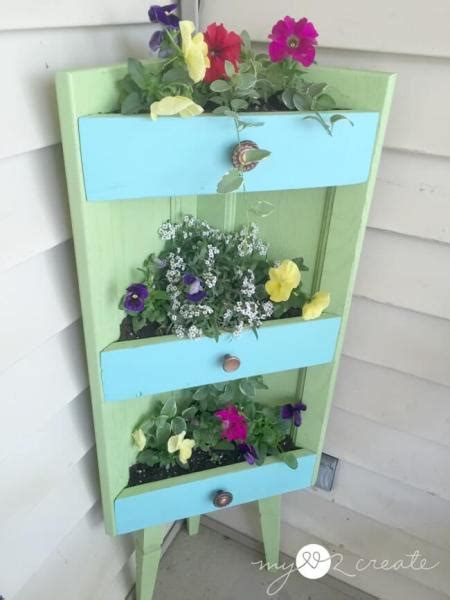 26 Best Upcycled Garden Ideas To Dress Up Your Outdoor Space In 2023