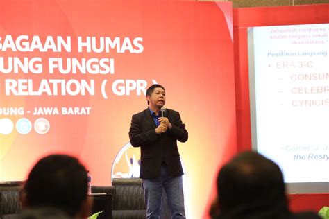 Peran Humas Dalam Informasi Publik Direktorat Jenderal Administrasi