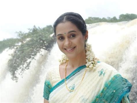 Actress Devayani Photo Veethi