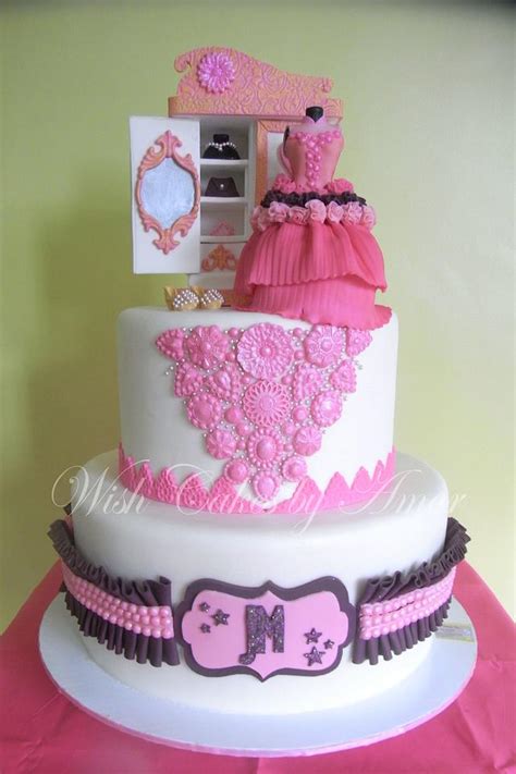 Fashionista Cake Decorated Cake By Amor Cakesdecor
