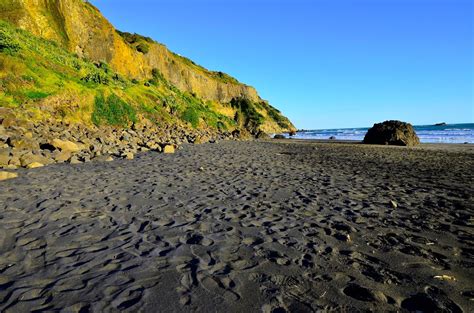 Muriwai Black Sand Beach New Zealand Black Sand Beach Muriwai Beach