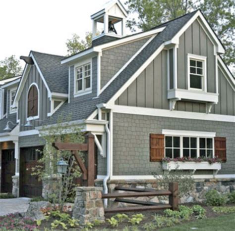 Any other dark color of green or blue hues will look really nice too. 38+ Inspiring Exterior House Colors Brown Roof - Page 38 of 40