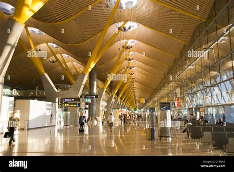 Terminal 4 Of Madrid Barajas Airport Stock Photo Alamy