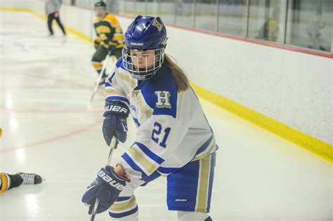 Womens Hockey Heads Into Semester Break After Tying Colby News