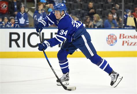 Toronto Maple Leafs Auston Matthews Ties Rookie Scoring Record