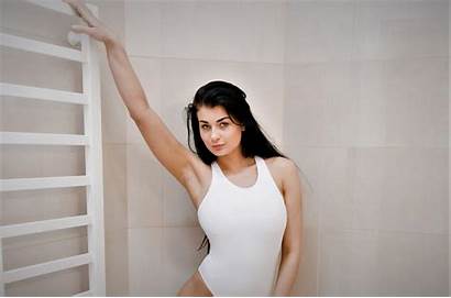 Li Lucy Actress Brunette Shower Swimsuit Babeswp