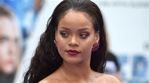 Rihanna Shuts Down Fat Shamers On Instagram Stylecaster
