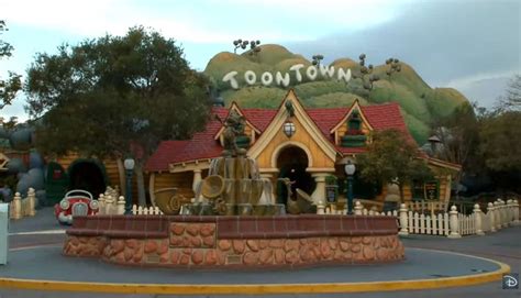 Video Disney Shares A Toon Tastic Sunrise At Mickeys Toontown In