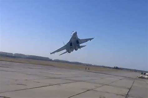 Su 27 Ukrainian Fighter Jet In Near Death Crash Horror Daily Star