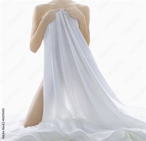 Nude Woman Covering Herself With Sheet Foto De Stock Adobe Stock