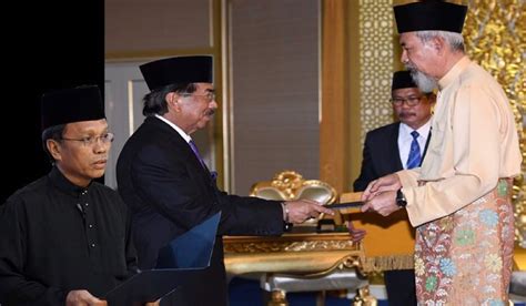 Uitm takes pride in its establishment as one of the premier institutions of higher education admission into postgraduate programme march intake penerima anugerah kedoktoran cemerlang tuanku canselor ke borang. Krisis Politik Sabah: Keputusan Mahkamah Sebagai ...