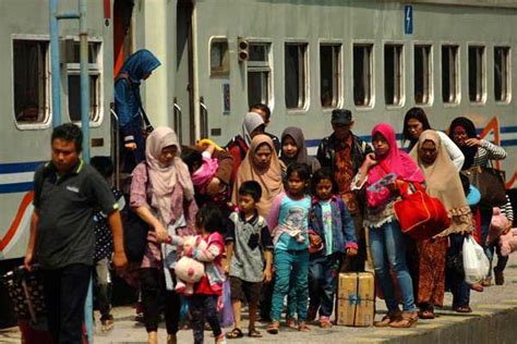 Pemrosesan melalui upaya penggunaan kemasan daur ulang sebanyak 68 ton. Besok Kereta Tegal Ekspres Kembali Beroperasi