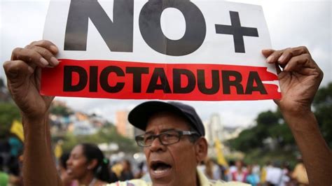 Venezuela Moves To Defuse Supreme Court Powers Dispute Bbc News