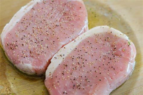 1 tablespoon olive oil, (or just enough to brush the chops). How to Bake Pork Chops in the Oven So They Are Tender and ...