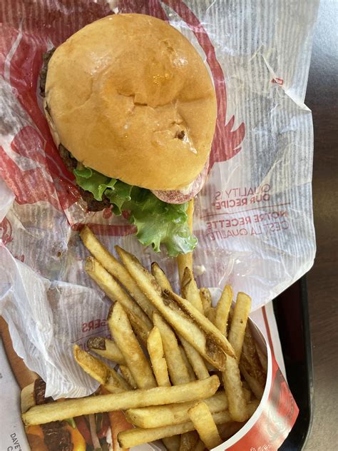 Wendy’s ・ popular.pics ・ Viewer for Reddit