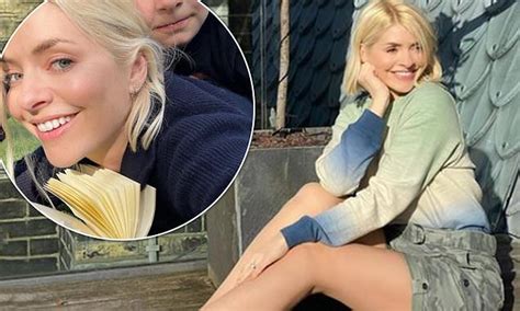Holly Willoughby Shows Off Her Lithe Legs As She Soaks Up The London