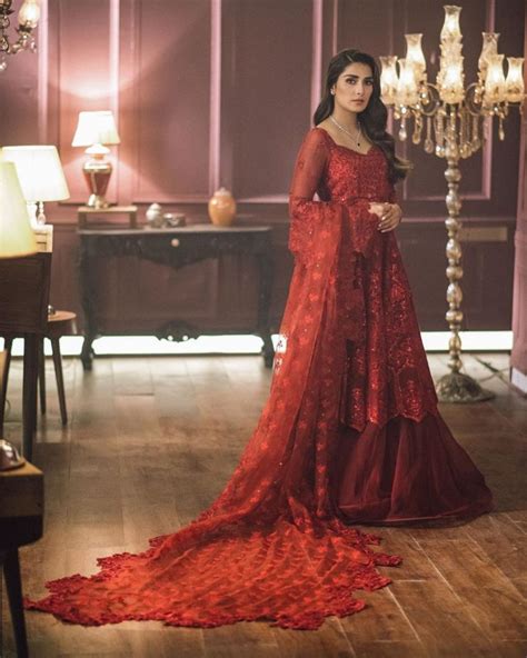 Top 10 Beautiful Dresses Worn By Ayeza Khan Reviewitpk