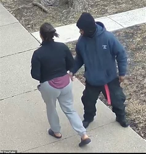 Off Duty Female Chicago Cop Is Seen Helping Leevon Smith Before He Tried To Steal Her Gun