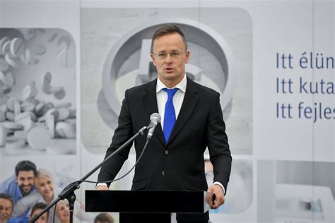A hírt felesége, a színésznő csongrádi kata jelentette be. Szijjártó felesége komoly összeget keresett vadonatúj ...