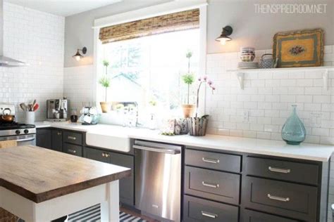 Removing your kitchen cabinets can either be the first step in a whole kitchen renovation or simply a way to give your kitchen a new look. 10 Reasons I Removed My Upper Kitchen Cabinets | Kitchens without upper cabinets, New kitchen ...
