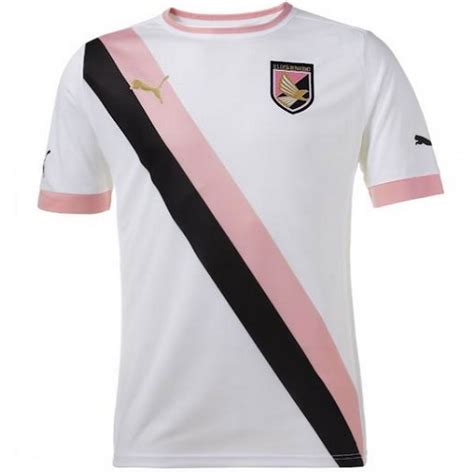 Base gialla, con inserti bianchi e blu chiaro, blu anche il logo del club. Maglia da calcio US Palermo Third 2013/14 - Puma ...