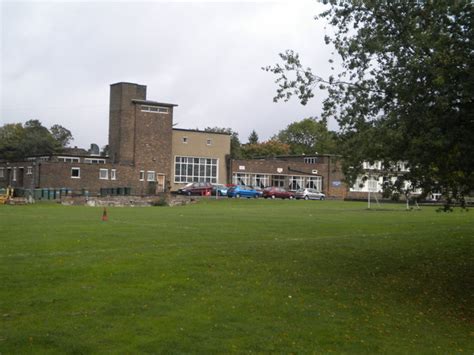 Moss Hall Junior School Essex Park N3 © Robin Sones Geograph