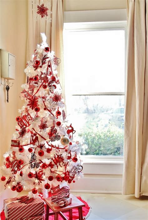 It's totally over the top for me, but i still love it. 10 Minute Decorating Ideas for Christmas - Thistlewood Farm