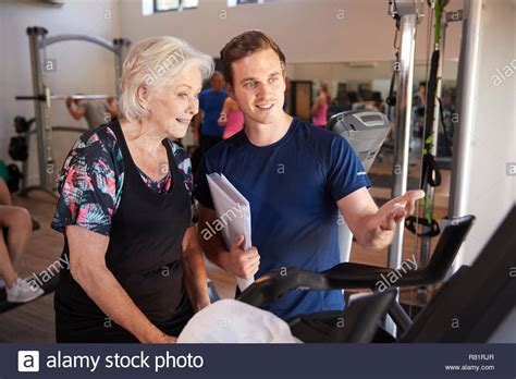 Male Personal Trainer Hi Res Stock Photography And Images Alamy