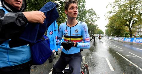 De zesde etappe bracht de renners van castelraimondo over 169. Van Moer: "Onverantwoord is misschien een groot woord, het ...