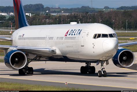 N174dn Delta Air Lines Boeing 767 332erwl Photo By Daniel Grotheer