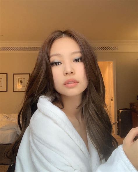 Sa min han client : BLACKPINK Jennie Instagram and Insta Story Update, May 2, 2019