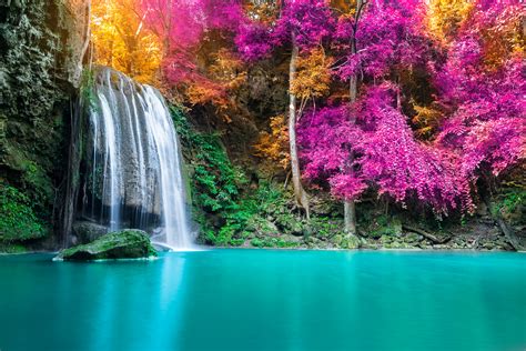 7 Magnificent Waterfalls Around The World