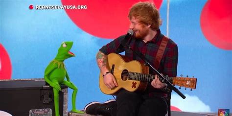 Ed Sheeran Kermit The Frog Perform Heartwarming Duet Of Rainbow