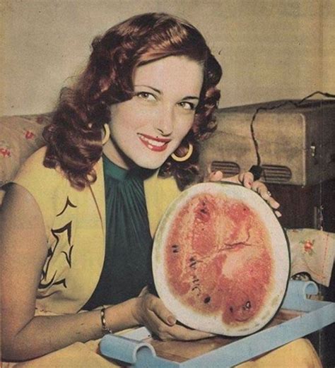 وحوار عن زمن الفن الجميل». مريم فخر الدين وحب خاص للبطيخ.. صورة نادرة