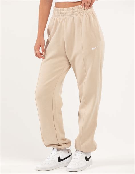 What To Wear With Tan Sweatpants Ph