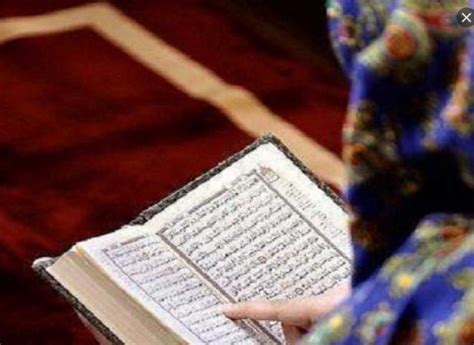 هل يجوز قراءة القرآن للحائض في رمضان؟ الإفتاء توضح مبطلات ...