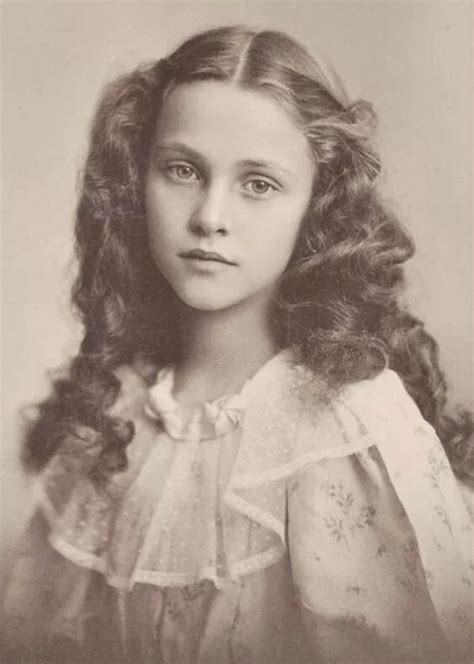 Beautiful Victorian Girl Vintage Portraits Vintage Photography Portrait Girl
