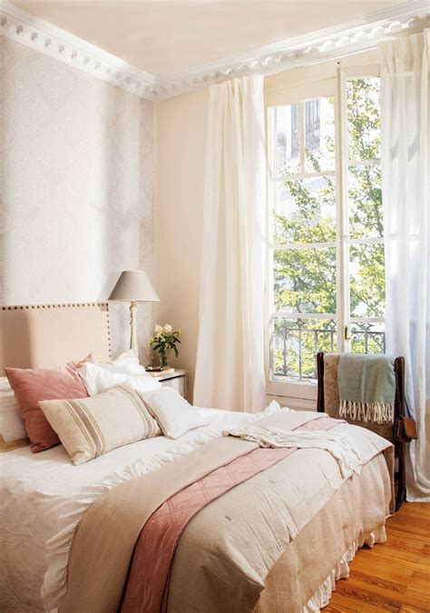 10 Small And Very Cozy Bedrooms