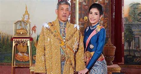 2331 ทรงผนวชเป็นพระภิกษุในพระอุโบสถวัดพระศรีรัตนศาสดาราม ซึ่งเป็นพระองค์แรกที่อุปสมบทในวัดนี้ เสด็จไปจําพรรษา เมื่อครบสามเดือน ณ วัดสมอ. รัชกาลที่ 10 โปรดเกล้าฯ ให้จัดทำประวัติ เจ้าคุณพระสินีนาฏฯ ...
