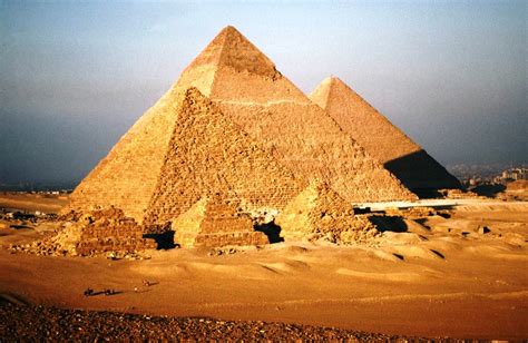 Египетские пирамиды Гизы - единственная древность из Чудес Света ...