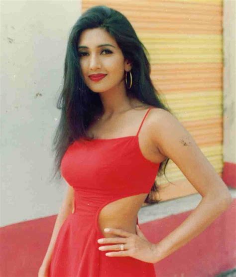 Deepti Bhatnagar Hd Photos Actress World