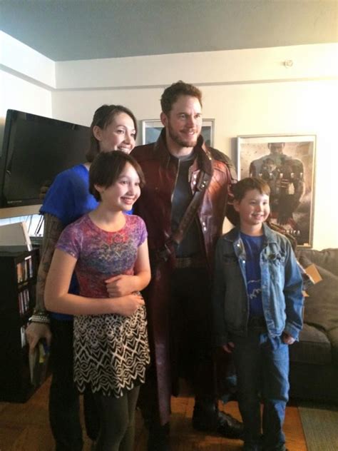 Is he dead or alive? Here Are Some Adorable Photos of Chris Pratt Hanging Out With Kids for His Super Bowl Bet