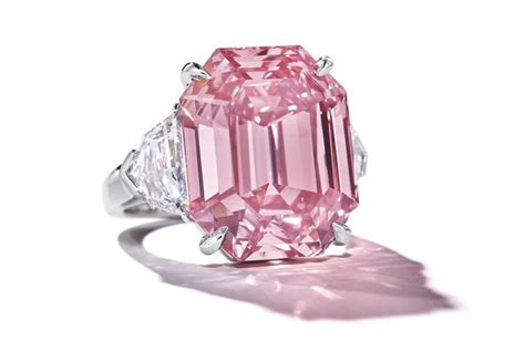 Jennifer Lopezs Pink Diamond Made Her An Engagement Ring Influencer In