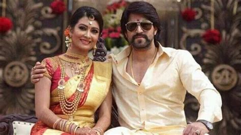 Kgf Star Yash Wife Radhika Pandit Celebrate Fourth Wedding Anniversary