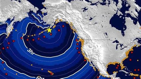 Tras un terremoto de magnitud 7,1 que se registró el mar de las molucas, indonesia, emitió un alerta de tsunami, así lo informó la agencia de meteorología, climatología y geofísica de la nación asiática. Alerta de tsunami en Alaska tras sismo de magnitud 7.8 ...