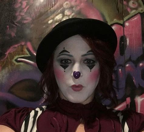 Pin By Guy Incognito On Clown Female Clown Clown Art
